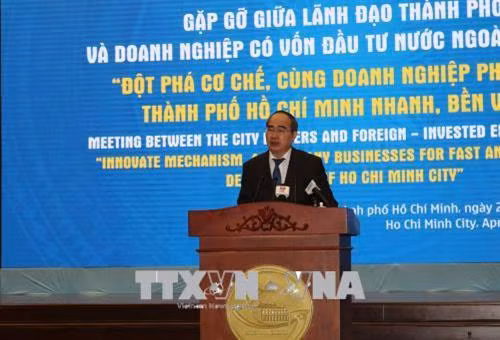 Ông Nguyễn Thiện Nhân, Ủy viên Bộ Chính trị, Bí thư Thành ủy Thành phố Hồ Chí Minh phát biểu khai mạc hội nghị. Ảnh: Xuân Anh – TTXVN