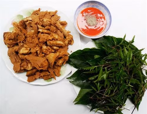 Thịt chua có cách làm khá đơn giản nhưng khâu chọn lọc nguyên liệu cần rất kỹ càng và cẩn thận