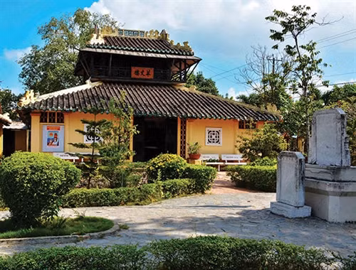 Tụy Văn lâu, nơi thờ cụ Phan Thanh Giản và các chức sắc địa phương qua các thời kỳ