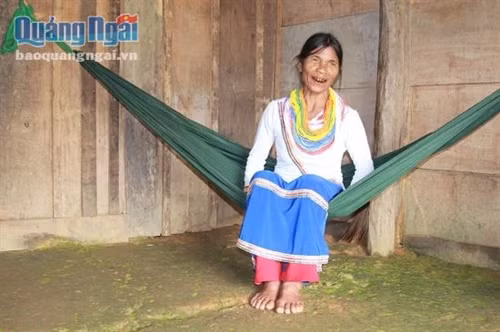Bà Hồ Thị Thiên người có khả năng sáng tác và hát xà ru.