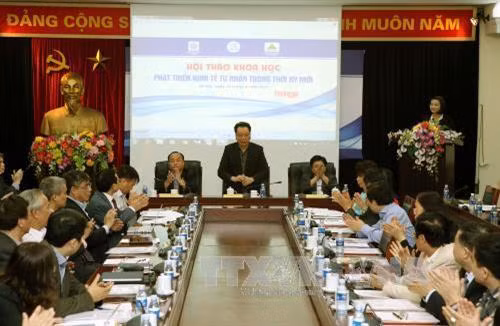 Sáng 13/4/2017, tại Hà Nội, Phòng Thương mại và Công nghiệp Việt Nam (VCCI) phối hợp với các đơn vị liên quan tổ chức Hội thảo khoa học "Phát triển kinh tế tư nhân trong thời kỳ mới". Ảnh: Nguyễn Dân - TTXVN