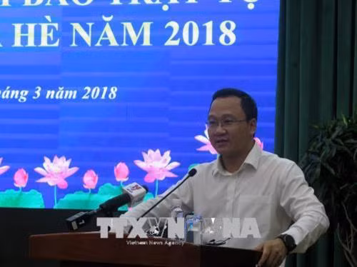 Ông Khuất Việt Hùng, Phó Chủ tịch chuyên trách Ủy ban An toàn giao thông quốc gia phát biểu. Ảnh: Hoàng Hải – TTXVN