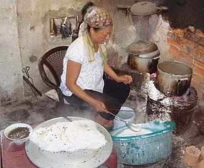 Nghề làm bánh cuốn làng Kênh ảnh 1