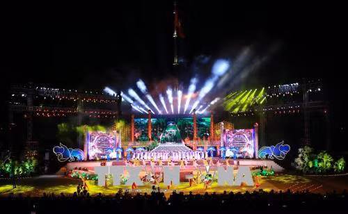 Quang cảnh đêm bế mạc Festival Huế 2018. Ảnh: Hồ Cầu – TTXVN