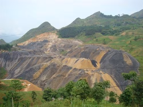 Mỏ angtimon Mậu Duệ. Ảnh: tinmoitruong.vn