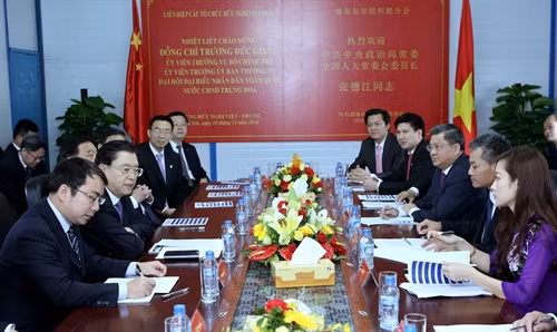 Chủ tịch Quốc hội Trung Quốc Trương Đức Giang Phát biểu tại buổi gặp mặt với cán bộ , công nhân viên Công ty xây dựng công trình Cung Hữu nghị Việt - Trung. Ảnh: Phương Hoa - TTXVN