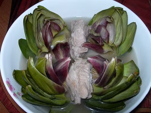 Canh Atiso hầm giò heo