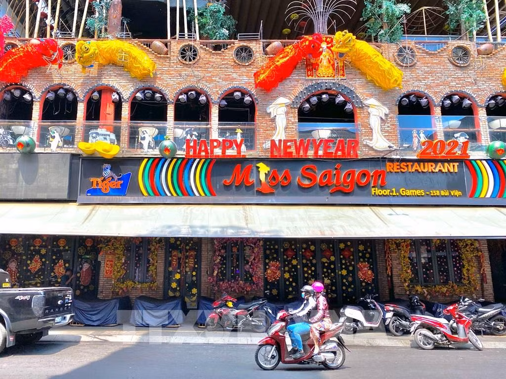 Thành phố Hồ Chí Minh: Tiếp tục tạm dừng hoạt động kinh doanh dịch vụ không thiết yếu ảnh 1