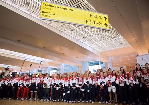 Đoàn vận động viên Nga tại lễ xuất quân ở Sân bay Sheremetyevo, Moskva trước khi tới Rio de Janeiro tham dự Olympic 2016. AFP/TTXVN