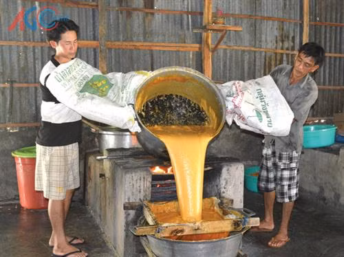 Công nghệ nấu đường thốt nốt của bà con An Giang.