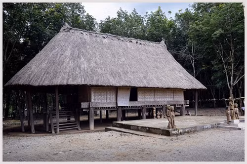 Nhà Rông của người Giẻ - Triêng. Ảnh: Thanh Hà - TTXVN Nhà Rông của người Rơ Măm. Ảnh: Thanh Hà - TTXVN Nhà Rông của người Giẻ - Triêng. Ảnh: Thanh Hà - TTXVN Nhà Rông của người Brâu. Ảnh: Thanh Hà - TTXVN Nhà Rông của người Brâu. Ảnh: Thanh Hà - TTXVN Nhà Rông của người Gia Rai. Ảnh: Thanh Hà - TTXVN