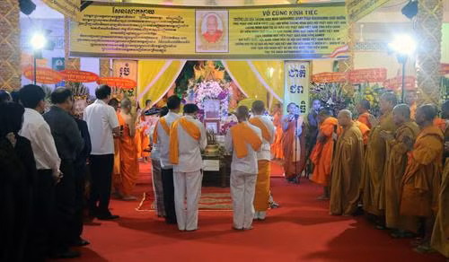 Nghi lễ truy niệm Hòa thượng Agga Maha Saddhamma Jotika Dhaja Ñānadhammo (Hòa thượng Danh Nhưỡng). Ảnh: Huy Hải-TTXVN