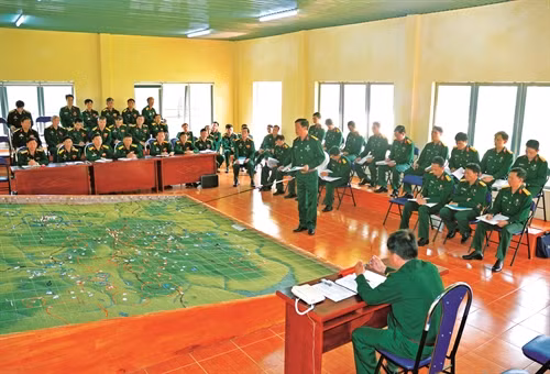 Một buổi học về chiến thuật - chiến dịch của các học viên