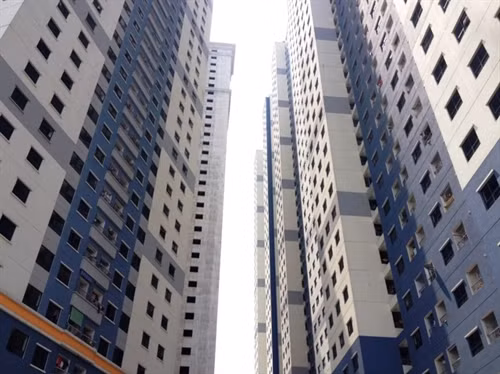 Chung cư giá rẻ nhếch nhác vì chợ cóc, hàng quán, ách tắc giao thông ảnh 8