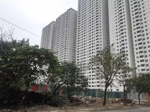 Chung cư giá rẻ nhếch nhác vì chợ cóc, hàng quán, ách tắc giao thông ảnh 5