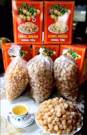 Từ sản phẩm long nhãn, người ta có thể chế biến ra nhiều món ăn ngon, bổ dưỡng hay những bài thuốc có công dụng chữa cơ thể suy nhược, thiếu máu, chữa tâm thần hư nhược…. Ảnh: Vũ Sinh – TTXVN