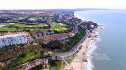 Phong cảnh bờ biển thành phố Phan Thiết, tỉnh Bình Thuận. Ảnh: Mạnh Linh - TTXVN
