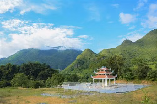 Khu tưởng niệm các Anh hùng liệt sĩ tại xã Pú Nhung. Ảnh: Văn Dũng - TTXVN