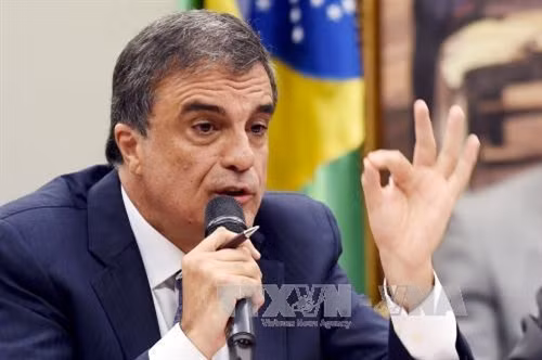 Tổng chưởng lý Brazil José Eduardo Cardozo cho biết Chính phủ Brazil đã quyết định kháng cáo việc Quốc hội nước này sẽ tiến hành bỏ phiếu bãi nhiệm Tổng thống Dilma Rousseff