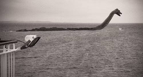 Robot tìm thấy hài cốt "quái vật" ở đáy hồ Loch Ness? ảnh 1