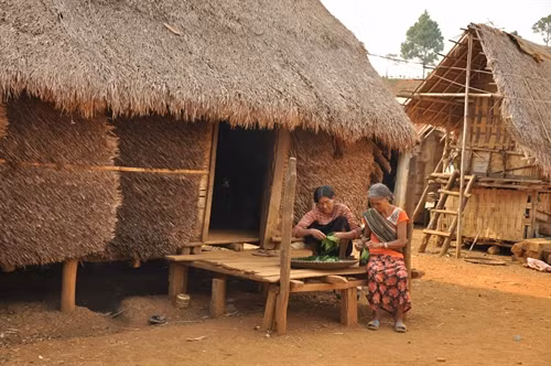 Nhà dài của đồng bào dân tộc Tây Nguyên.