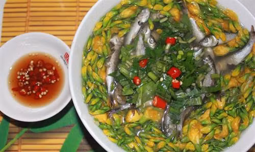 Mùa nước nổi đến An Giang nhớ thưởng thức món canh chua cá linh bông điên điển