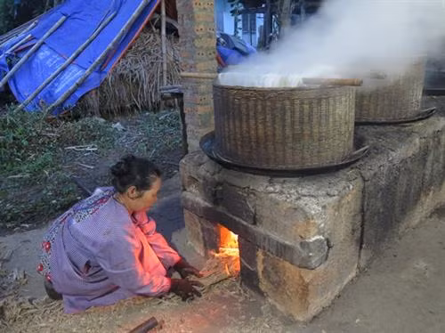 Nghề làm đường phên chủ yếu dựa vào thủ công