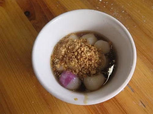 Những món ăn không thể thiếu vị ngọt của đường phên