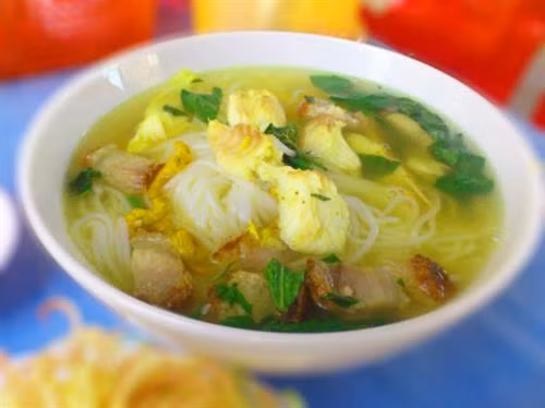 Bún cá Châu Đốc gần như giữ được trọn vẹn hương vị nguyên sơ của nó