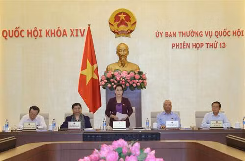 Chủ tịch Quốc hội Nguyễn Thị Kim Ngân chủ trì và phát biểu khai mạc Phiên họp thứ 13 của Ủy ban Thường vụ Quốc hội. Ảnh: Trọng Đức - TTXVN