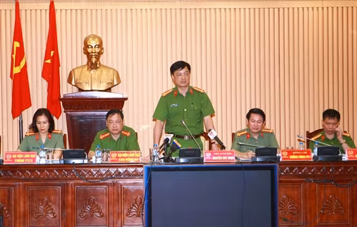 Đại tá Nguyễn Duy Ngọc, Phó Giám đốc Công an thành phố Hà Nội phát biểu tại cuộc họp báo. Ảnh: Doãn Tấn – TTXVN