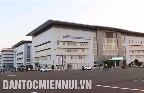 Bệnh viện Đa khoa vùng Tây Nguyên được xây dựng khang trang góp phần chăm sóc sức khỏe cho đồng bào trên địa bàn, vùng Tây Nguyên và hai nước Lào, Campuchia. Ảnh: Phạm Cường