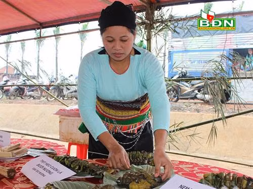 Chả cuốn lá bưởi là một trong những món ăn ngon độc đáo của người Mường