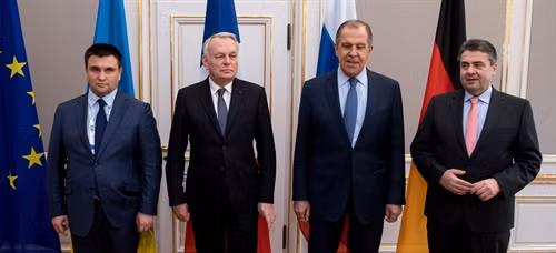 Ngoại trưởng các nước thuộc Nhóm Bộ tứ Normandy (từ trái sang): Ukraine - Pavlo Klimkin, Pháp - Jean-Marc Ayrault, Nga - Sergei Lavrov và Đức - Sigmar Gabriel sau cuộc đàm phán ở Munich ngày 18/2. AFP/ TTXVN