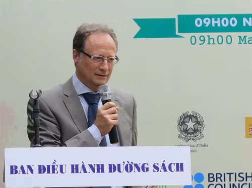Ông Bruno Angelet Đại sứ Trưởng Phái đoàn liên minh Châu Âu phát biểu tại buổi lễ