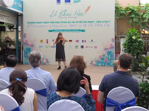 Tiết mục văn nghệ tại lễ khai mạc