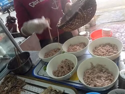 Mê mẩn món phở gà gạo lứt Bắc Hà ảnh 4