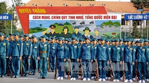 Các đơn vị thuộc lực lượng võ trang Thành phố Hồ Chí Minh tham dự lễ ra quân huấn luyện năm 2017. Ảnh : Thế Anh-TTXVN