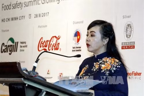 Bà Nguyễn Thị Kim Tiến, Bộ trưởng Bộ Y tế phát biểu tại diễn đàn. Ảnh: Thế Anh-TTXVN