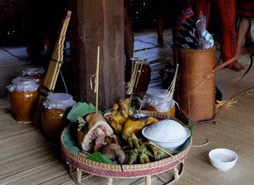 Lễ vật dâng cúng.