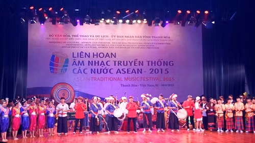 Khai mạc Liên hoan Âm nhạc truyền thống các nước ASEAN 2015