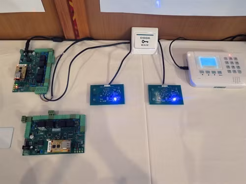 Ứng dụng chip RFID . Ảnh: Hoàng Hải - TTXVN