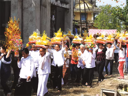 Trang phục đi lễ chùa