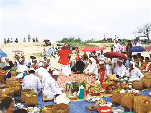 Quang cảnh buổi lễ cầu mưa