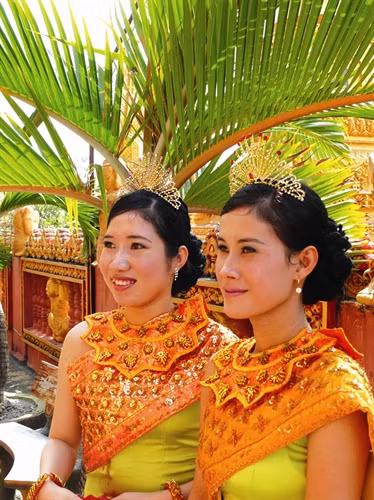 Thiếu nữ Khmer