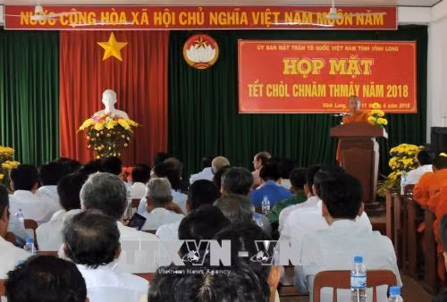 Quang cảnh buổi họp mặt, chúc Tết Chôl Chnăm Thmây năm 2018 của đồng bào dân tộc Khmer tỉnh Vĩnh Long. Ảnh: Lê Thúy Hằng - TTXVN