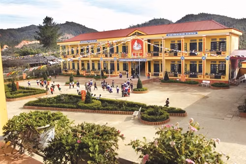 Trường Phổ thông Dân tộc bán trú Tiểu học Nậm Khắt đã được xây dựng khang trang, sạch đẹp