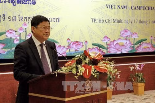 Ông Huỳnh Cách Mạng, Phó Chủ tịch UBND Thành phố Hồ Chí Minh phát biểu tại hội nghị. Ảnh: Thế Anh - TTXVN