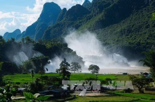 Non Nước Cao Bằng được UNESCO công nhận Công viên địa chất toàn cầu. Ảnh: TTXVN