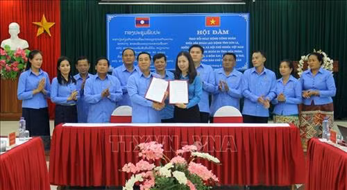Các bên thống nhất cùng ký biên bản Hội đàm. Ảnh: Diệp Anh – TTXVN